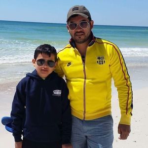 Meet your Posher, Carlos